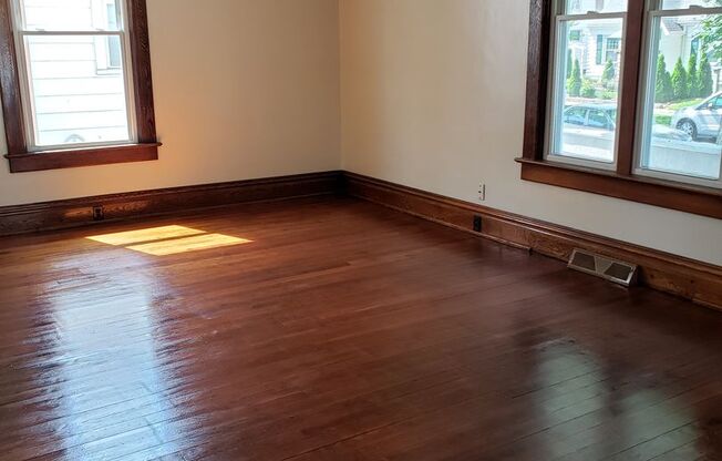 3 BR Near Fort Wayne Children's Zoo