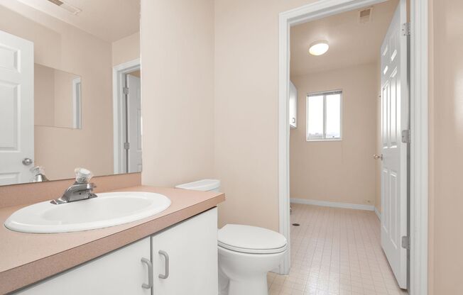 Amazing 4 Bed - 3.5 Bath, Pet-Friendly Layton Home! Available NOW!