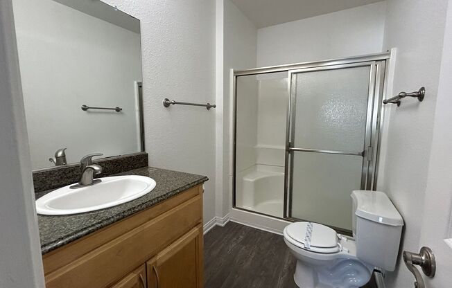 2 beds, 2 baths, 880 sqft, $2,795, Unit H-12