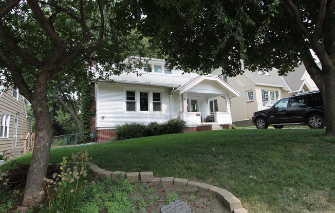 3 beds, 2 baths, $1,825