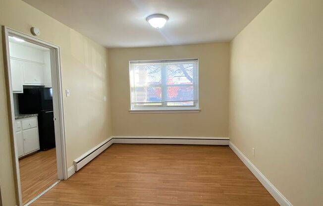 1 bed, 1 bath, 610 sqft, $995, Unit R204