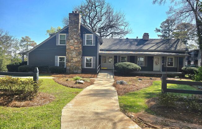 Chateau Montagne Apartments