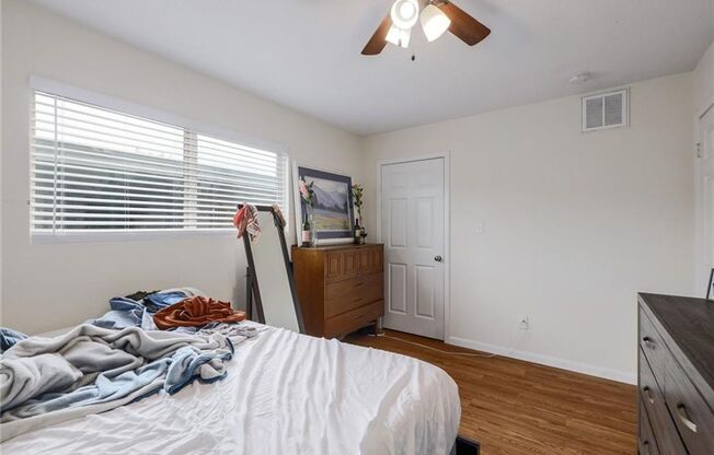 1 bed, 1 bath, $1,195, Unit #203