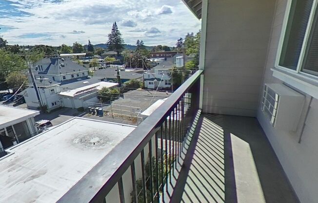 3 beds, 2 baths, 967 sqft, $2,400, Unit 403