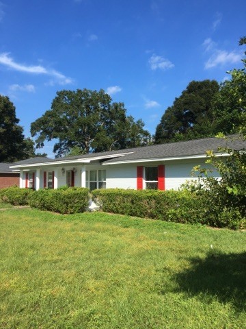 1604 Gary Ave Pensacola: MOVE IN SPECIAL: HALF OFF first full month of rent!!!