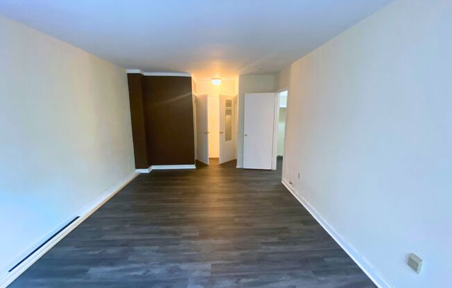 Great studio at River Place for $1600, ALL UTILITIES INCLUDED