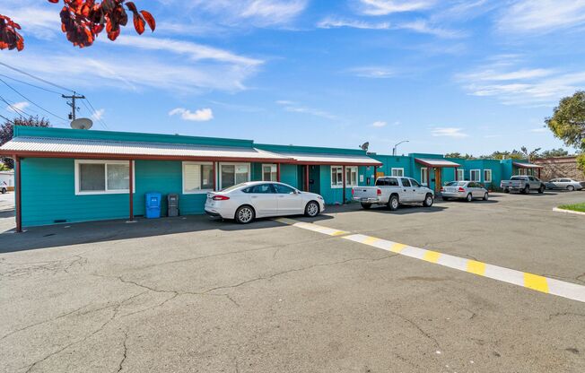 Las Flores Apartments