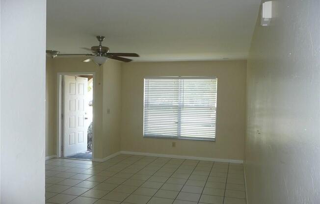 SW Cape Coral 3 bedroom Duplex with Garage