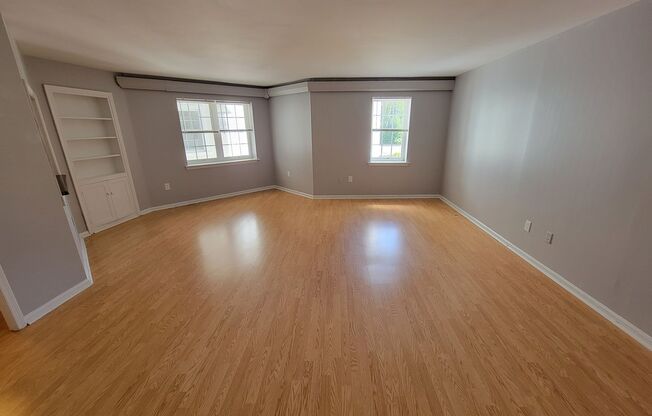 1 bed, 1 bath, $2,095, Unit LL - 206
