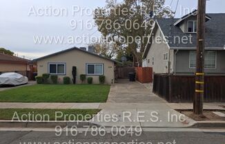 Central Roseville -Duplex 1 Bed, 1 Bath Duplex Large Fenced Yard, Gardener Included - No Laundry Hookups