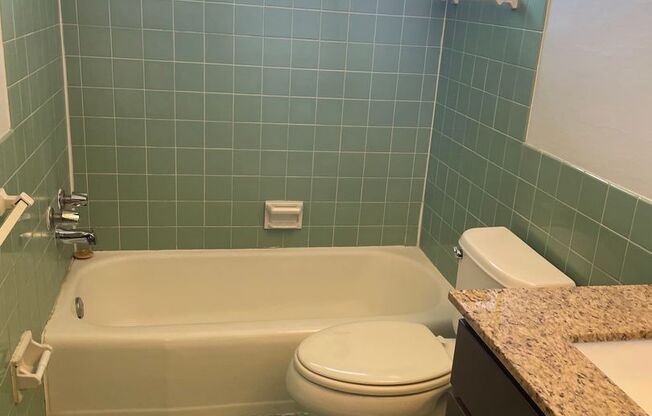 2 beds, 1 bath, 875 sqft, $1,325, Unit 1210-024