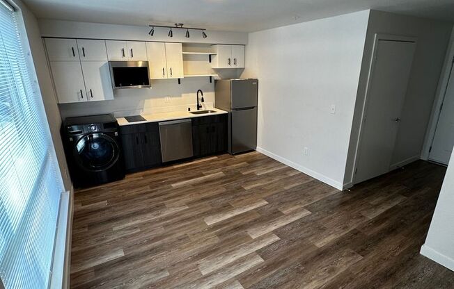 1 bed, 1 bath, 471 sqft, $1,700, Unit 310