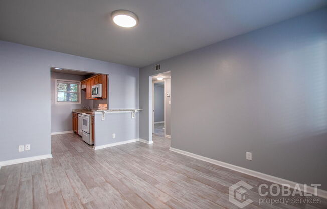 271 GLN IRIS DR NE