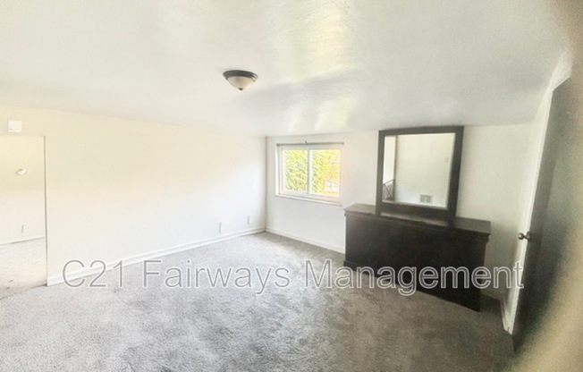 2020 LINDSAY RD