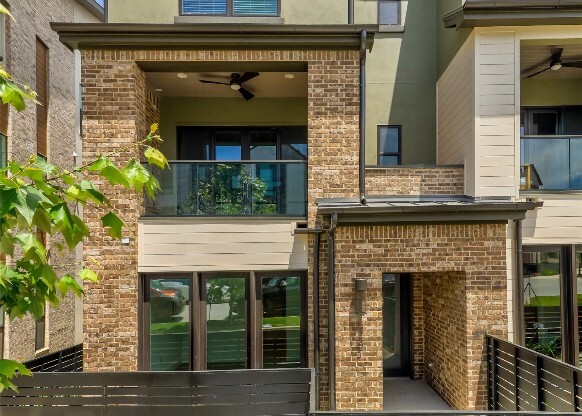 4703 UNITY CIR