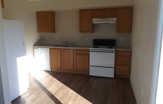 2 beds, 2 baths, $1,400