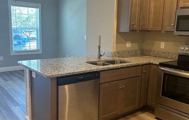 1 bed, 1 bath, 650 sqft, $775, Unit 114