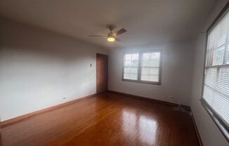 1 bed, 1 bath, $930, Unit UNIT # 4