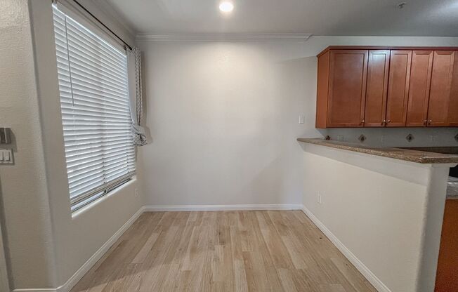 1 bed, 1 bath, $1,095, Unit # 2076