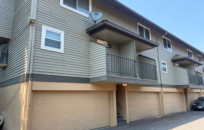 $500 OFF First Month's Rent!!! Pet Friendly 3 Bedroom Townhouse 1.5 Bath with 2 Car garage!