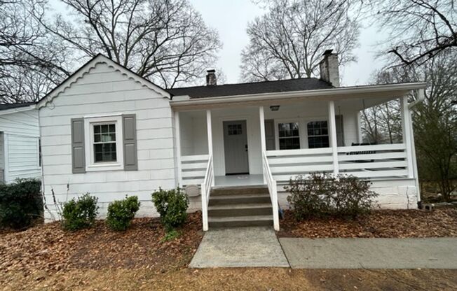 Adorable bungalow in a prime location!