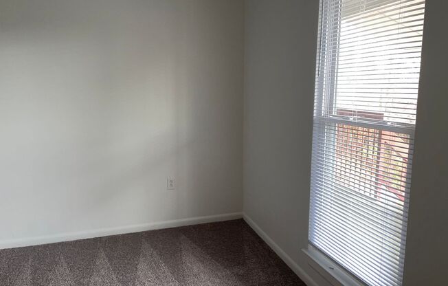 1 bed, 1 bath, 600 sqft, $975, Unit 13