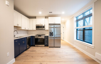 2 beds, 2 baths, 925 sqft, $4,075, Unit 102