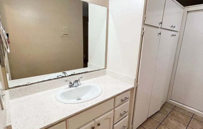 Studio, 1 bath, 500 sqft, $1,550, Unit 121