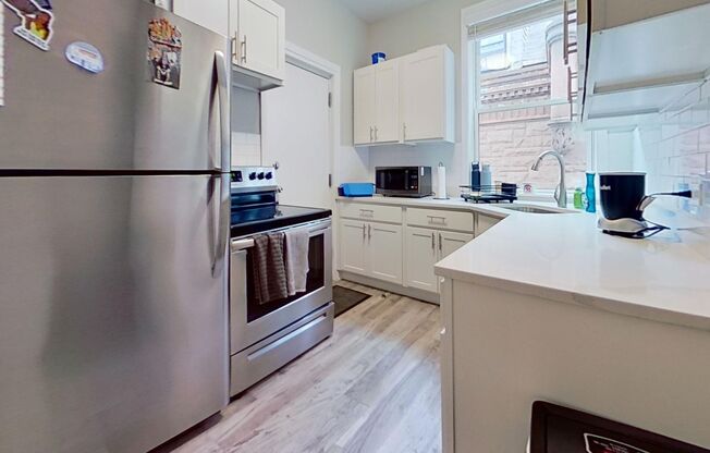 Top Floor East Lakeview Studio