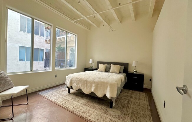 1 bed, 1 bath, 670 sqft, $1,900, Unit 1009