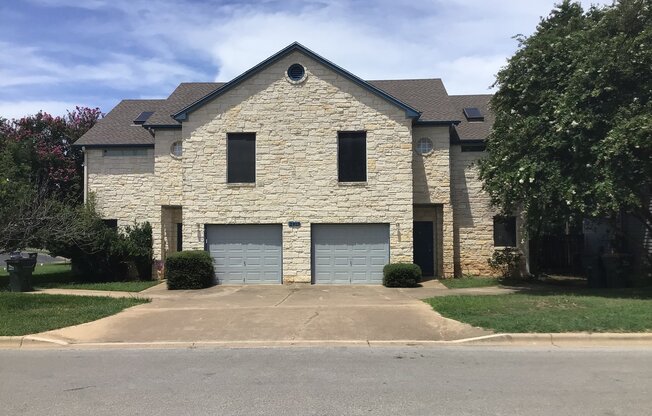 2913 WHISPER OAKS LN
