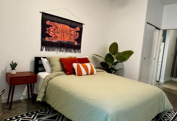 1 bed, 1 bath, 726 sqft, $1,460, Unit 210