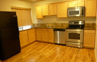 3 beds, 2 baths, $2,200