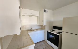 2 beds, 1 bath, $1,795, Unit # 1/2