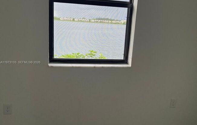 20564 NE 5TH PL MIAMI, FL 33179