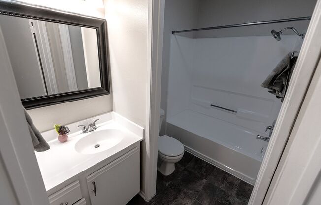 2 beds, 2 baths, 935 sqft, $2,098, Unit 301