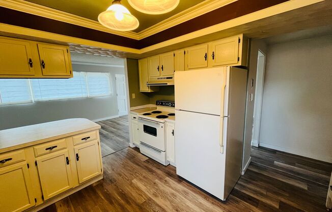 3 bedroom home centrally located!