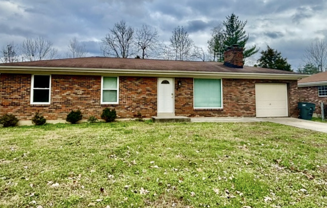 3BR/1.5 BA with two bonus rooms and finished basement in New Albany!