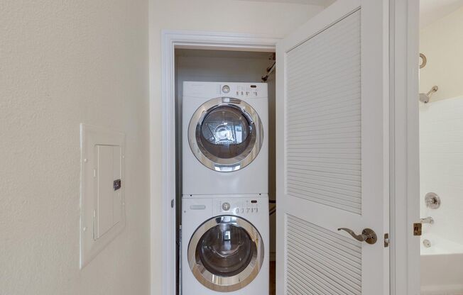 1 bed, 1 bath, $3,050