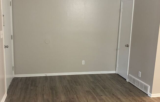 1 bed, 1 bath, $995, Unit 302