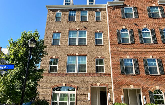 Stunning and Spacious 3 Bed, 2.5 Bath End-Unit Brick Townhome  Desired Discovery Square