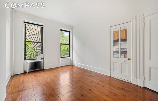 353 7 AVE