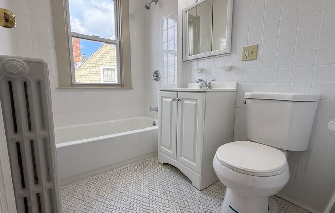 1 bed, 1 bath, 548 sqft, $1,300, Unit C4