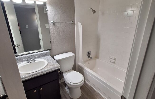 2 beds, 1 bath, 762 sqft, $1,260, Unit 3011