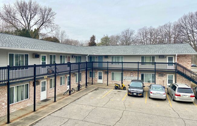 2 beds, 1 bath, 750 sqft, $1,000, Unit 815-5