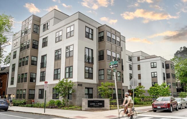 Studio, 1 bath, 357 sqft, $1,695, Unit 312