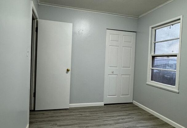 2 beds, 1 bath, $995