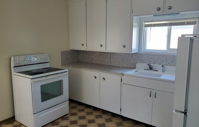 1518 T Ave.