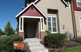 3 beds, 2.5 baths, $2,595