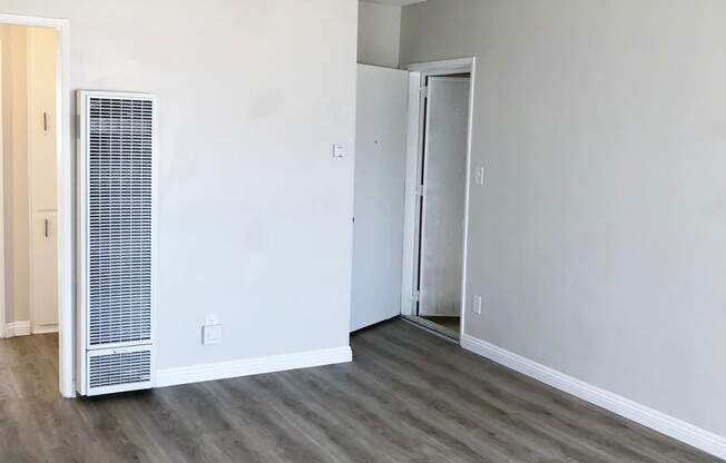 2 beds, 1 bath, 760 sqft, $2,100